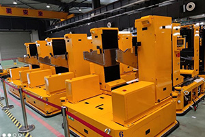 双叉臂高精度AGV